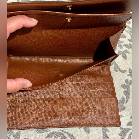 Louis Vuitton Monogram Sarah Wallet - Picture 7 of 7